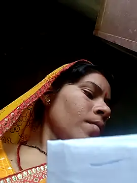 Idhika Handoo online show from September 12, 10:48 am