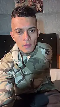 Snapshot of Mrjustin_sebas chatting on February 19, 2:18 am Mrjustin sebas online show from February 19, 2:18 am