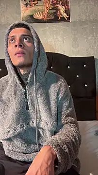 Snapshot of Mrjustin_sebas chatting on February 22, 11:14 pm Mrjustin sebas online show from February 22, 11:14 pm