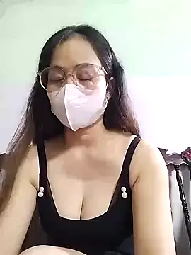 Snapshot of HELEN686 chatting on September 13, 7:24 pm HELEN686 online show from September 13, 7:24 pm