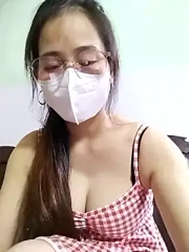 Snapshot of HELEN686 chatting on October 10, 5:23 pm HELEN686 online show from October 10, 5:23 pm