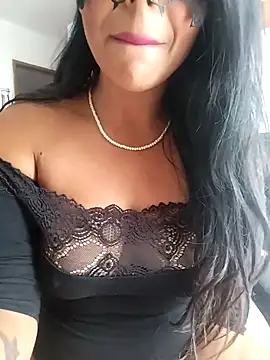 Snapshot of lola1519 chatting on September 10, 1:11 pm lola1519 online show from September 10, 1:11 pm