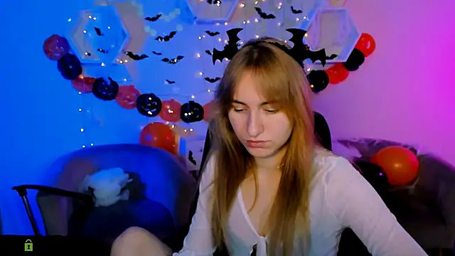 Snapshot of beauty_ginger_ chatting on October 30, 9:55 am beauty ginger online show from October 30, 9:55 am