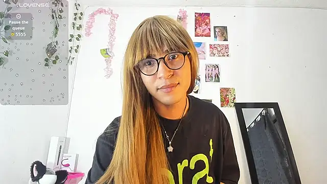 cute sammy 1 online show from November 14, 8:07 pm