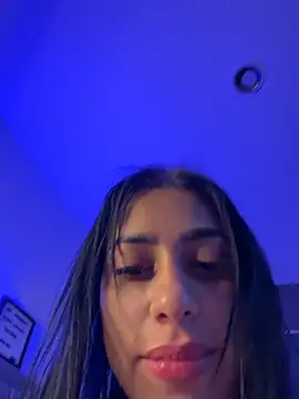 AlannaEvons online show from April 6, 4:46 am