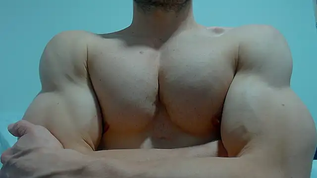 Snapshot of Rocky_Muscle chatting on May 11, 4:18 am Rocky Muscle online show from May 11, 4:18 am