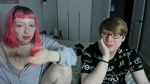 Couple Molly online show from October 13, 5:35 pm