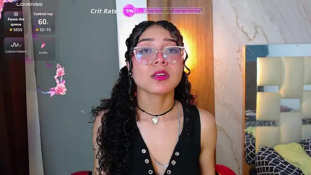 Snapshot of honeymoon_12 chatting on June 20, 5:32 am honeymoon 12 online show from June 20, 5:32 am