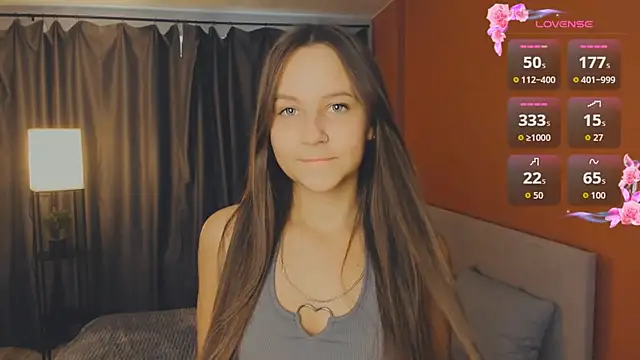 Snapshot of day_may chatting on October 18, 1:23 pm day may online show from October 18, 1:23 pm