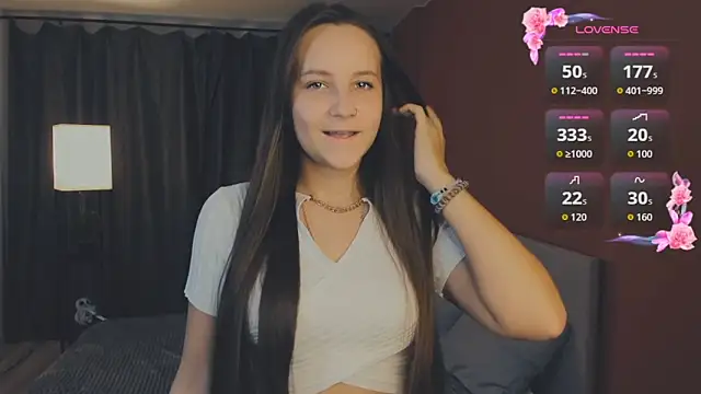 Snapshot of day_may chatting on November 6, 1:01 pm day may online show from November 6, 1:01 pm