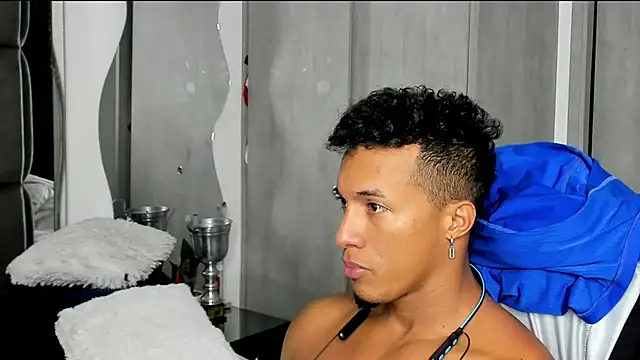 Snapshot of JakeViper chatting on November 11, 1:55 pm JakeViper online show from November 11, 1:55 pm