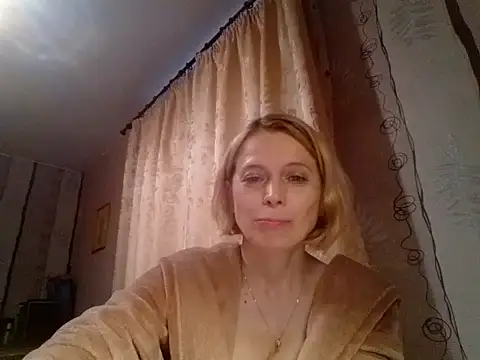 Snapshot of LiluXRose chatting on October 21, 1:56 pm LiluXRose online show from October 21, 1:56 pm