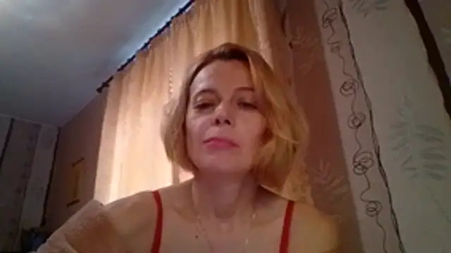 Snapshot of LiluXRose chatting on October 24, 11:39 am LiluXRose online show from October 24, 11:39 am