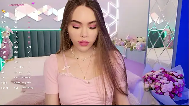 MimiFors online show from March 12, 6:47 pm