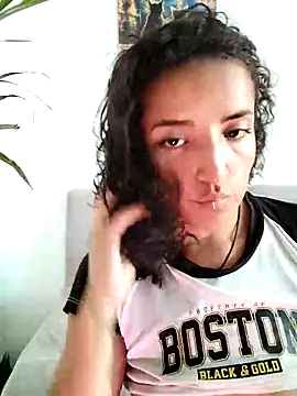 Snapshot of luna_love_xoxo chatting on October 2, 10:28 pm luna love xoxo online show from October 2, 10:28 pm