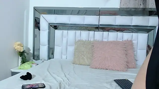 RebeccaGolden online show from October 3, 2:30 am