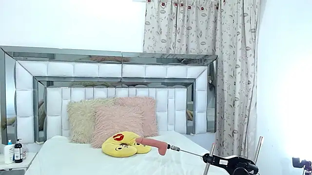 RebeccaGolden online show from November 22, 3:38 am