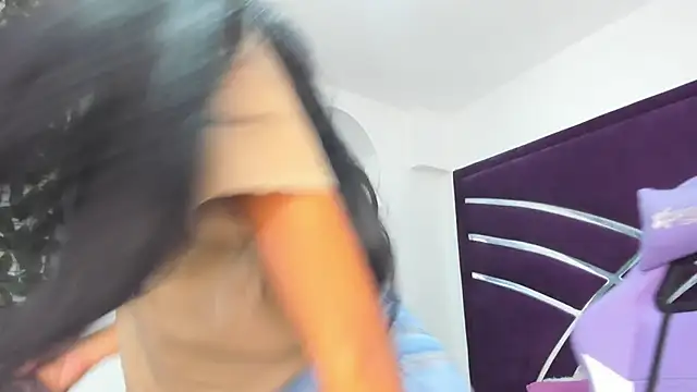 Snapshot of babilett chatting on February 12, 1:33 am babilett online show from February 12, 1:33 am