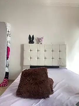 Kuromy x online show from February 8, 4:43 pm