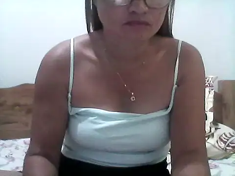 nathalie0045 online show from March 26, 10:26 pm