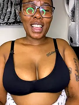 Snapshot of fatpussydallx chatting on September 23, 4:32 pm fatpussydallx online show from September 23, 4:32 pm