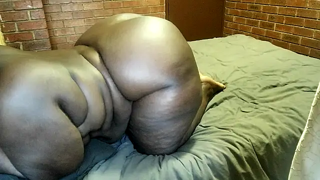 Snapshot of ASSQUEEN37Xx chatting on October 30, 3:30 am ASSQUEEN37Xx online show from October 30, 3:30 am