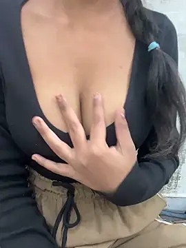 cute parii  online show from November 19, 3:39 am