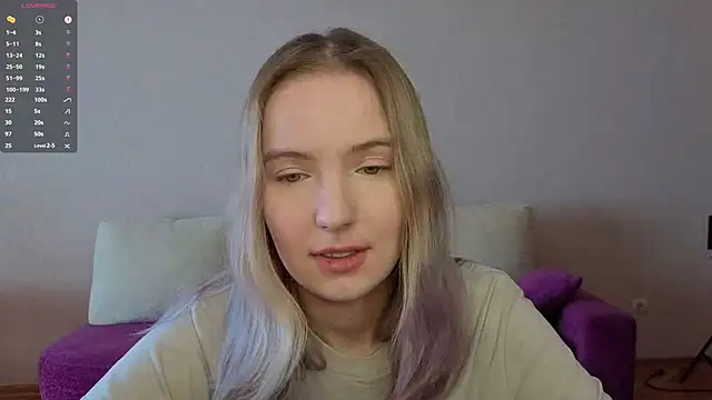 HongTomczak online show from March 17, 8:06 am