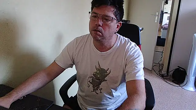 blueandwhite1 online show from October 11, 7:07 am