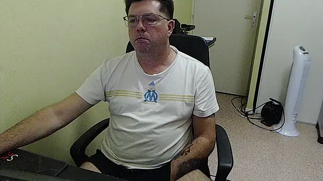 blueandwhite1 online show from October 14, 8:20 pm