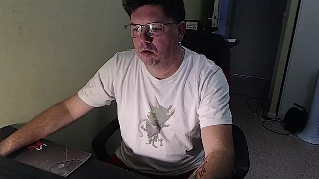 blueandwhite1 online show from November 5, 8:14 am