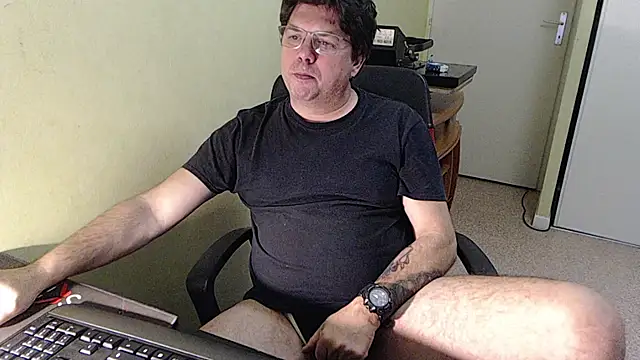 blueandwhite1 online show from January 13, 5:29 pm