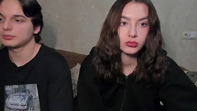 Snapshot of muuur_fam chatting on October 7, 9:34 pm muuur fam online show from October 7, 9:34 pm