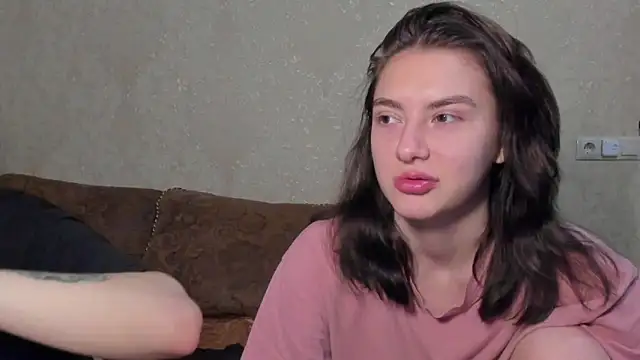 Snapshot of muuur_fam chatting on October 8, 9:01 pm muuur fam online show from October 8, 9:01 pm