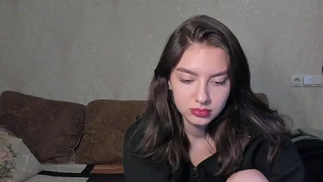 Snapshot of muuur_fam chatting on October 9, 5:33 pm muuur fam online show from October 9, 5:33 pm