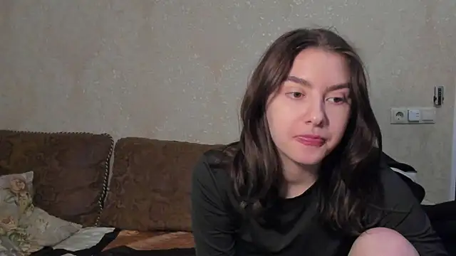 Snapshot of muuur_fam chatting on October 14, 4:52 pm muuur fam online show from October 14, 4:52 pm