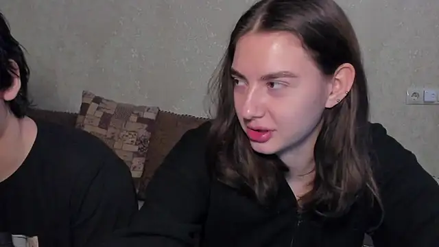 Snapshot of muuur_fam chatting on October 17, 5:59 pm muuur fam online show from October 17, 5:59 pm