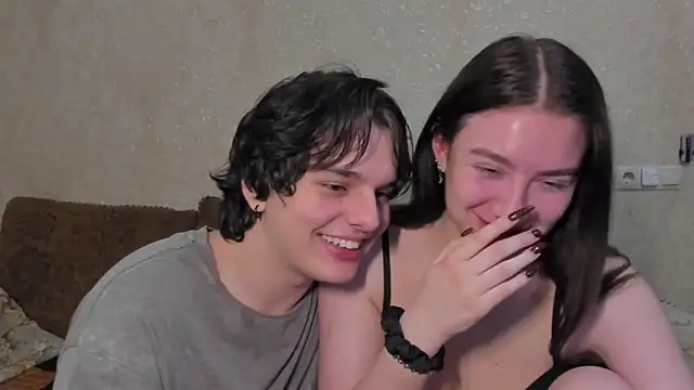 Snapshot of muuur_fam chatting on October 20, 9:26 pm muuur fam online show from October 20, 9:26 pm