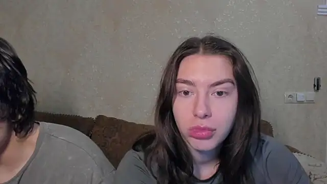 Snapshot of muuur_fam chatting on October 21, 8:53 pm muuur fam online show from October 21, 8:53 pm