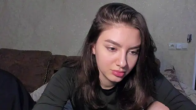 Snapshot of muuur_fam chatting on October 28, 6:32 pm muuur fam online show from October 28, 6:32 pm