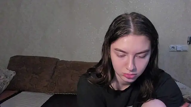 Snapshot of muuur_fam chatting on November 4, 7:24 pm muuur fam online show from November 4, 7:24 pm