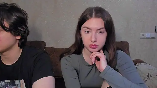 Snapshot of muuur_fam chatting on November 18, 3:49 pm muuur fam online show from November 18, 3:49 pm