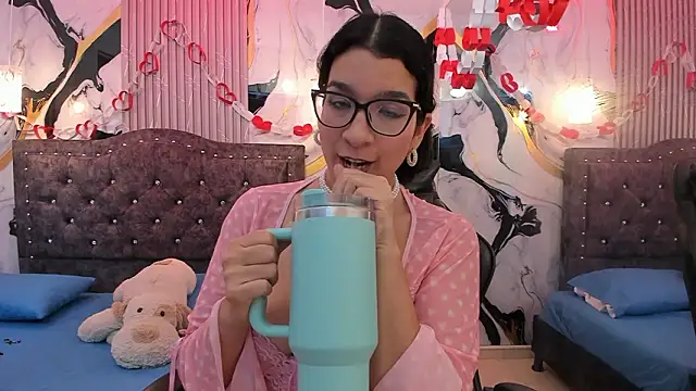 GiaCutee online show from February 26, 3:16 am