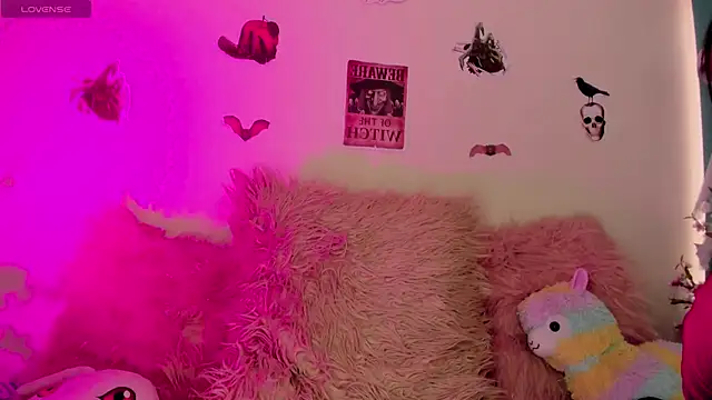  chloe moons  online show from October 7, 9:56 pm