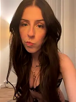 Snapshot of lisapeperoni chatting on September 25, 6:11 pm lisapeperoni online show from September 25, 6:11 pm