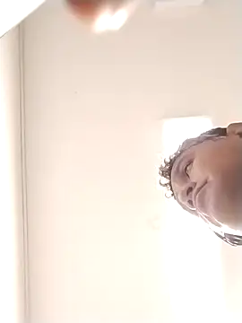 Snapshot of danigarci2307 chatting on October 20, 10:10 pm danigarci2307 online show from October 20, 10:10 pm