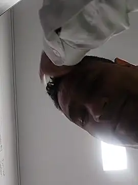 Snapshot of danigarci2307 chatting on November 6, 10:10 pm danigarci2307 online show from November 6, 10:10 pm