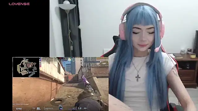 Snapshot of shadowraze228 chatting on March 4, 5:41 pm shadowraze228 online show from March 4, 5:41 pm