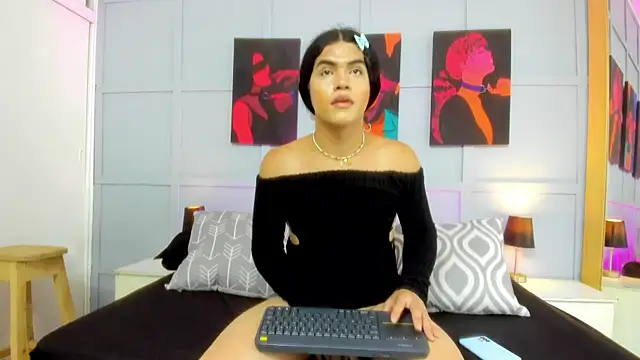 Drag Lopera online show from September 24, 6:55 pm