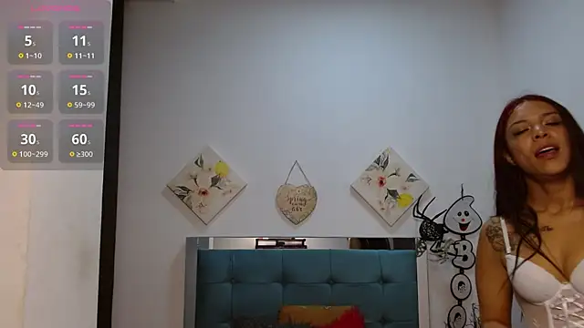 Snapshot of Sara_f_W chatting on November 1, 12:12 am Sara f W online show from November 1, 12:12 am